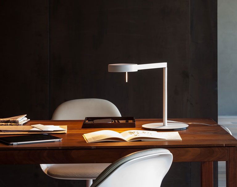 Lámpara de escritorio y sobremesa: el encuentro entre forma y funcionalidad