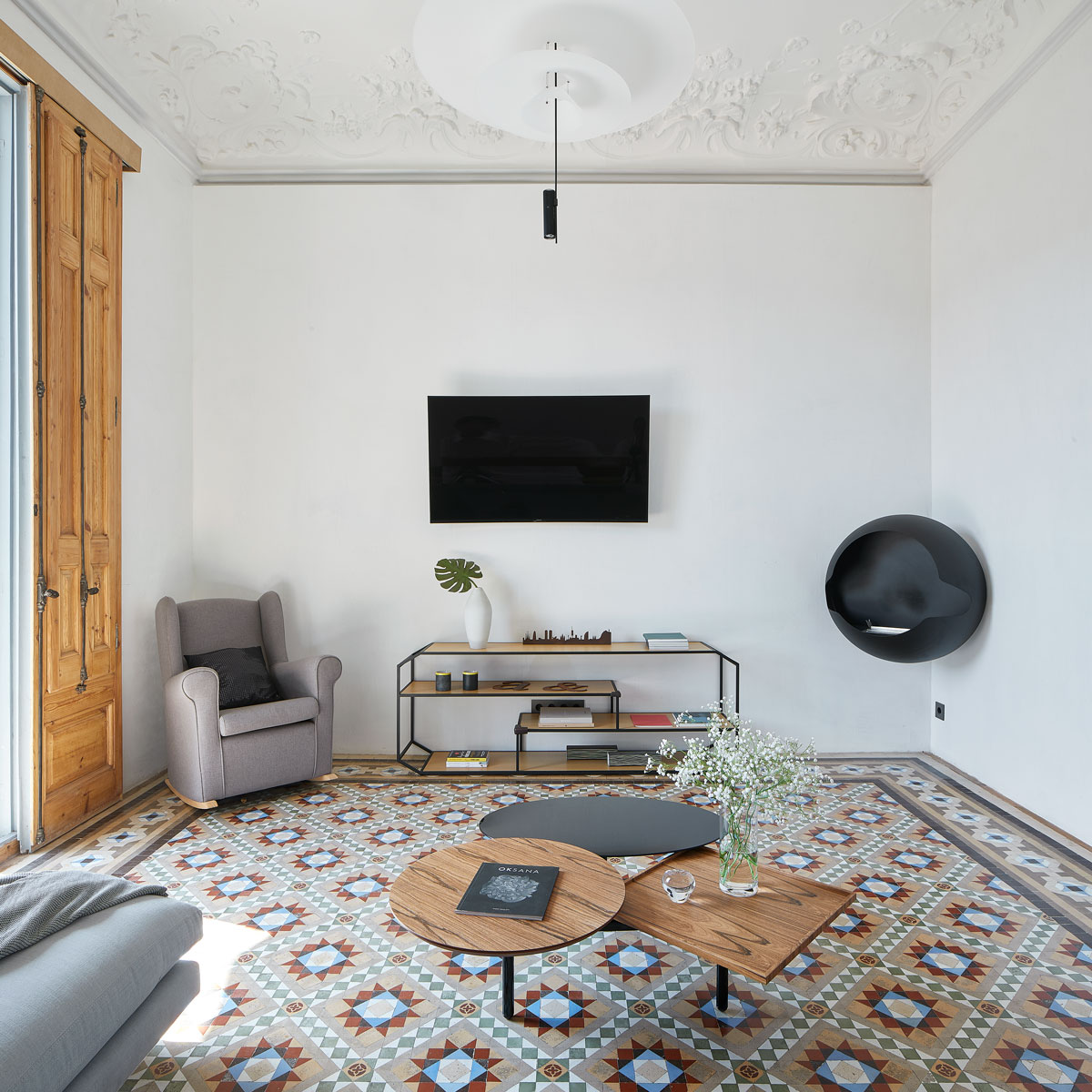 Vibia The Edit - Lighting to Brighten a Historic Barcelona Space - Flamingo