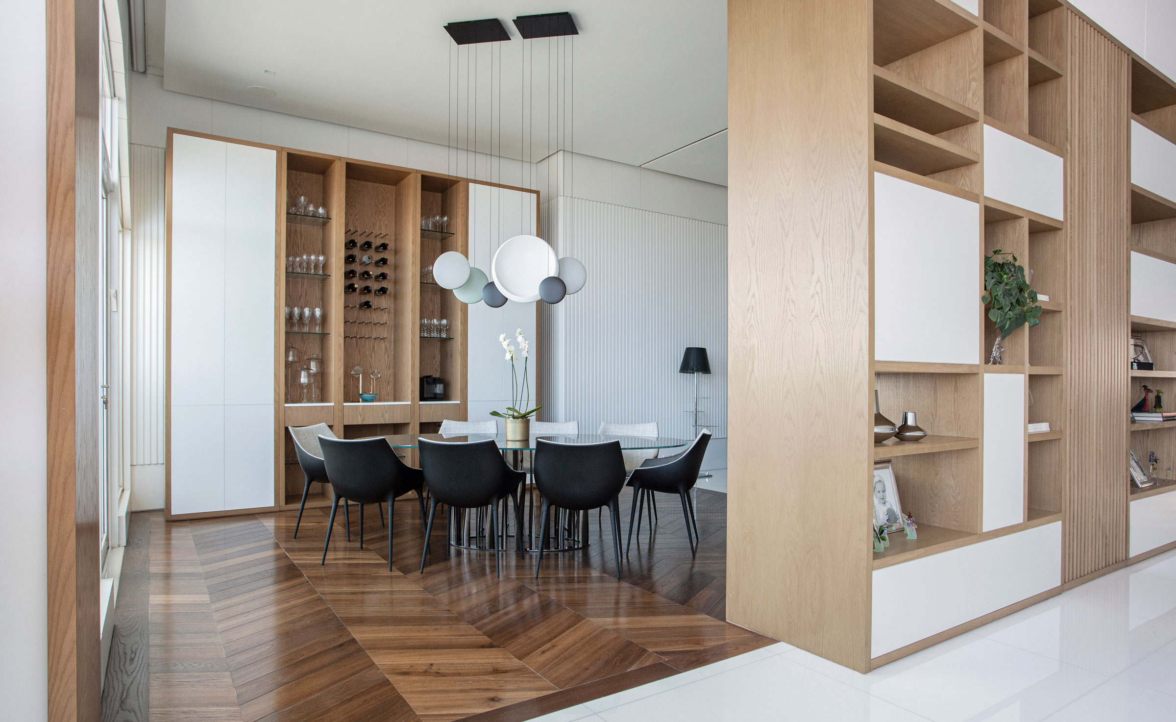 Vibia The Edit - A Contemporary Panama City Apartment - Cosmos