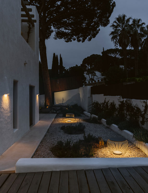 Vibia The Edit - Iconic Outdoor Lighting