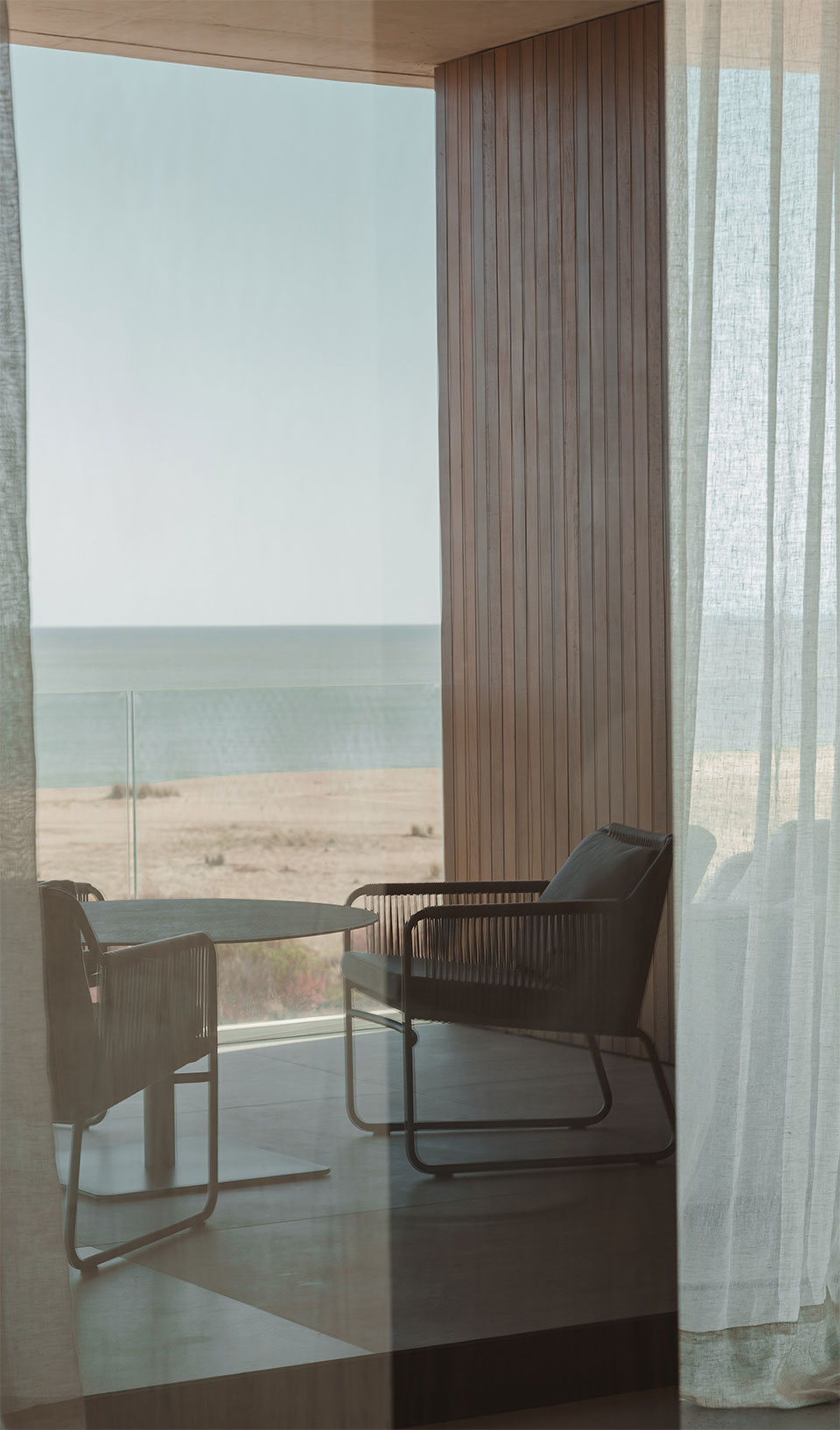 Vibia The Edit - A refuge by the sea